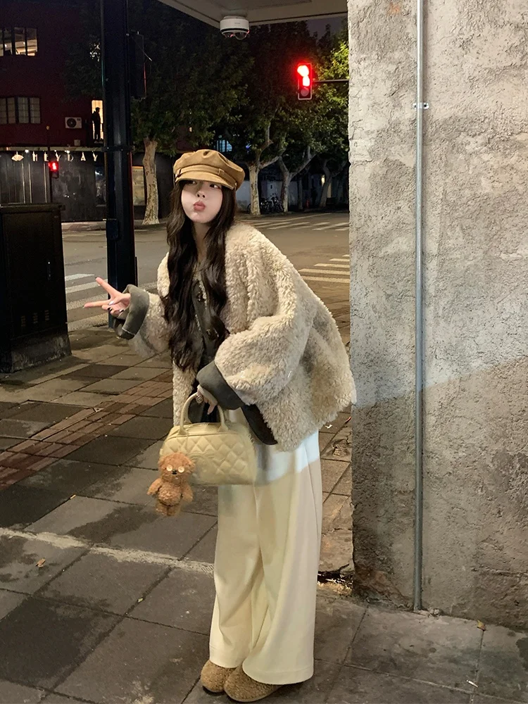 

LUU Lazy Bear Fem ort Loose Fur Leather Inteated Autumn Winter Outerwear Design Sense Fem Faion Coat