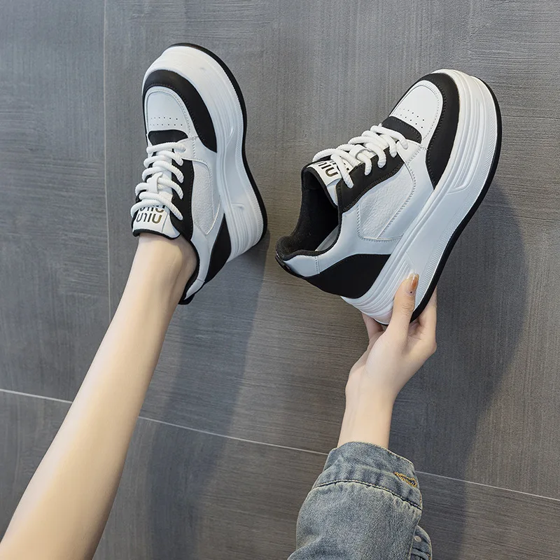 Casual shoes 2025 early spring new style sponge cake thick soled board shoes versatile casual shoes for women's fashion