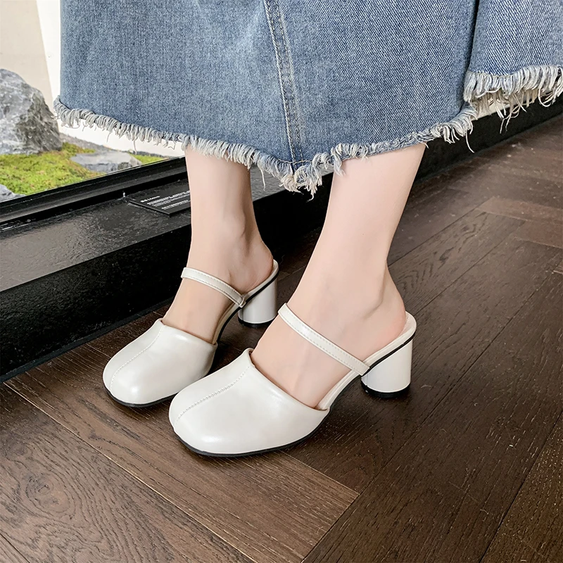 

Новинка 2023 года, летние женские тапочки с закрытым носком, элегантные женские шлепанцы без шнуровки на толстом каблуке, лаконичное праздничное платье, сандалии