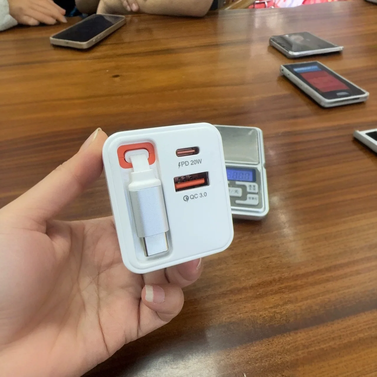 New 65W Gallium Nitride GaN Folding Charger Supports Multi Protocol Super Fast Charging with Magnetic Expansion Cable