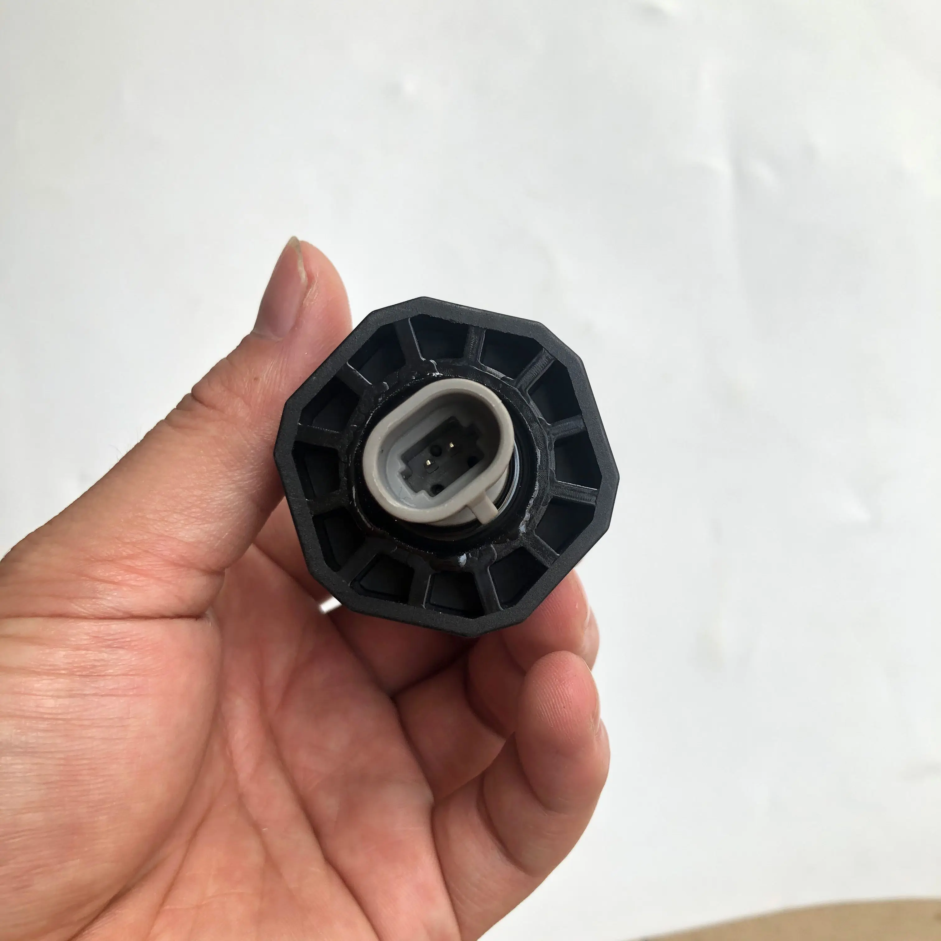1 pcs7286464  Fuel Sending Unit Sensor for Bobcat Excavator 753 773 863 873 S100 S250 S300 T250 Part Numbe 7286464 7179839
