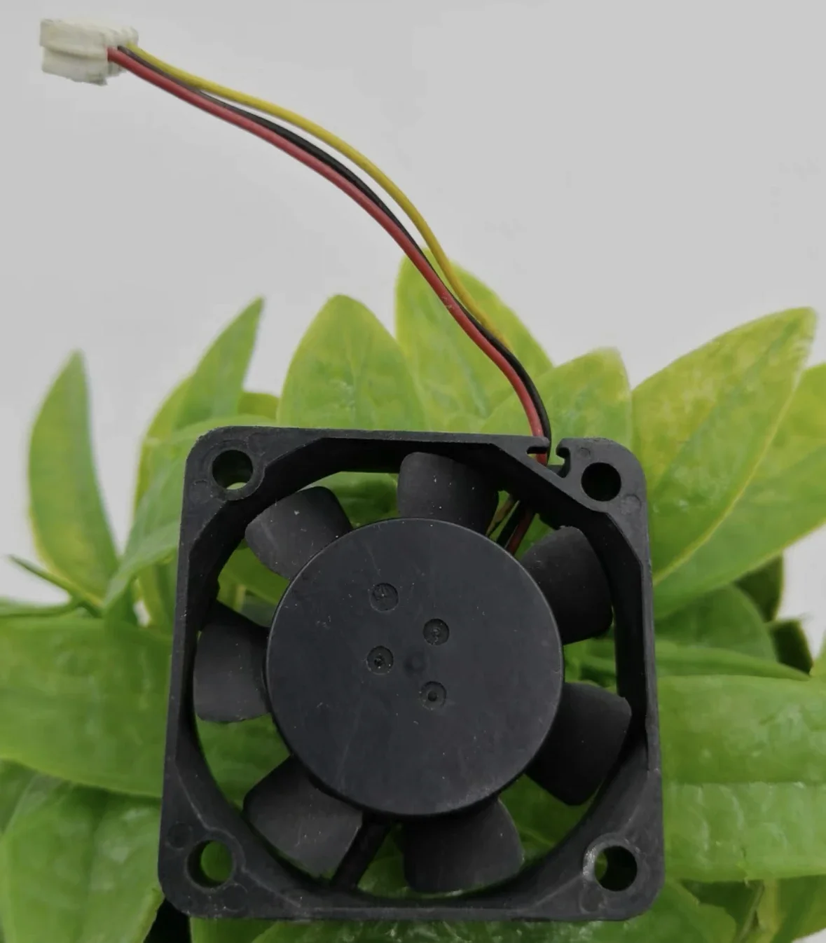 New drum washing machine parts XQG52-V52NDW U40X12MMZ7-53J25 12V 0.07A 3 lines cooling fan