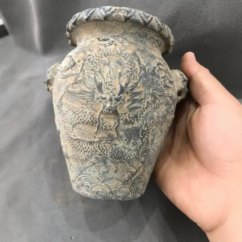 artifact: Qinglong Era bronze relief dragon-patterned jar with two handles, antique copper pot, craft item