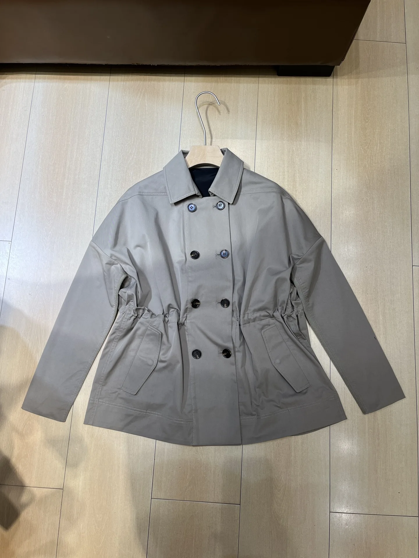 Women'S High-Quality, Stylish Autumn Trench Coat With Elaborate Sequin Embroidery (Model 2026)