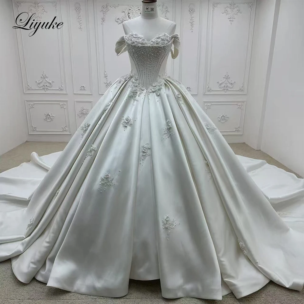Liyuke Custom Made Luxury Satin Sweetheart Ball Gown Wedding Dresses Off Shoulder Beading Pearls And Flowers Lace Bridal Gowns