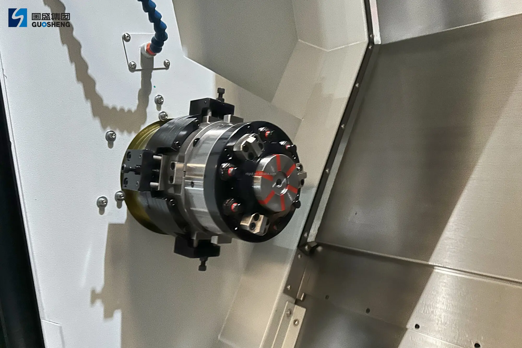 CNC تحول مخرطة مركز Hine لمعالجة المعادن ، Iht521