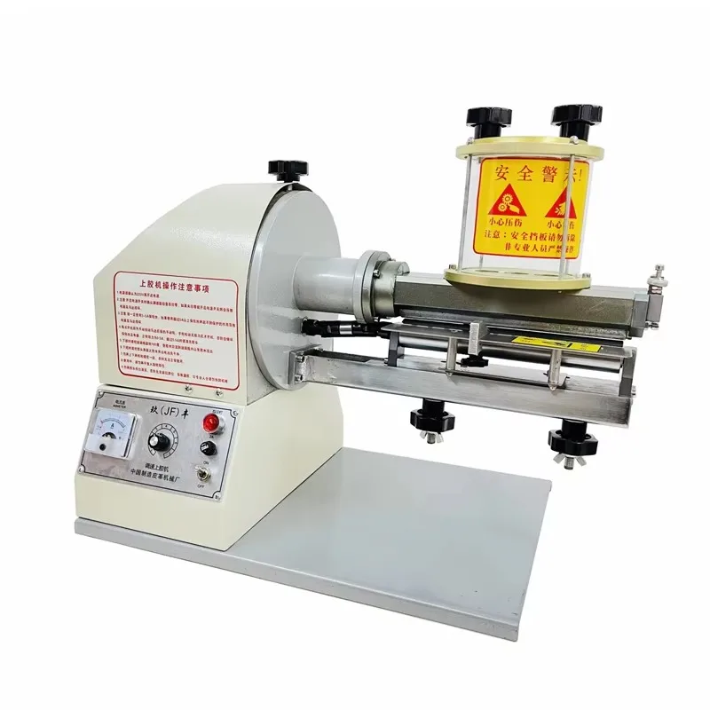 

New Design High Quality Safety Shoes Automatic Glue Spray Leather Gluing Spreading Machine for Sale