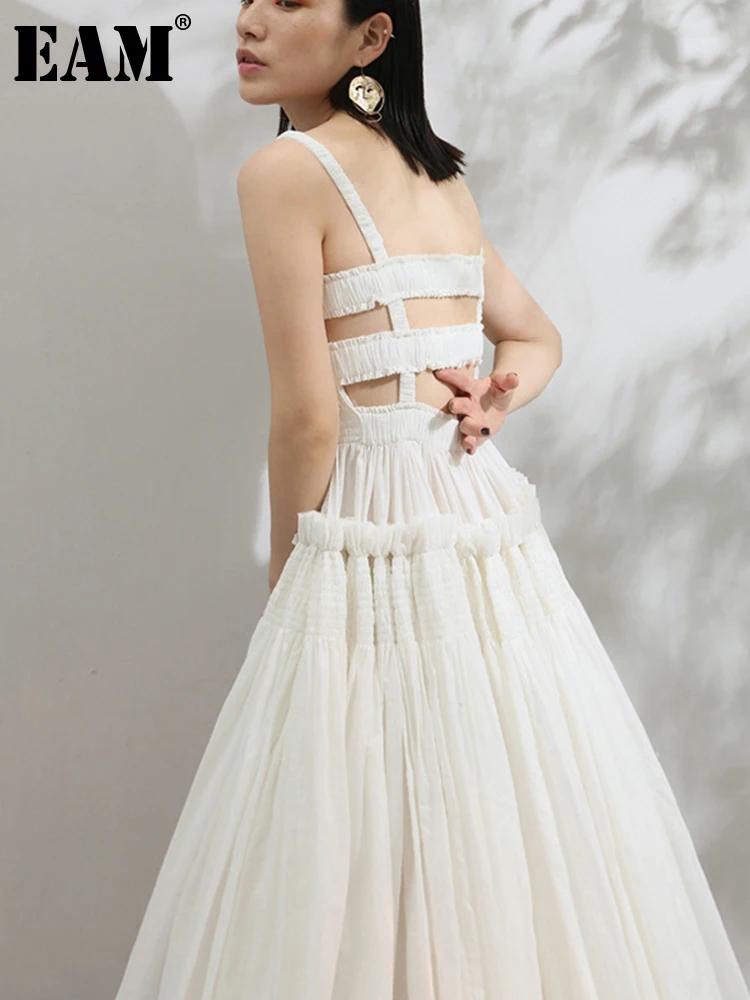 [EAM] 2024 New Summer Strapless Back Hollow Out Square Pleated Slim Big Hem White Temperament Dress Women Fashion JF548