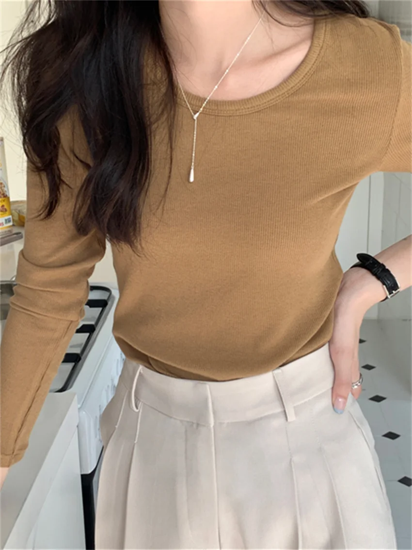 الغريبة كيتي سليم تيز المرأة الصلبة شيك قاع الخريف جديد 2024 عادية كم كامل الخريف اليومية كل مباراة موضة تي شيرت