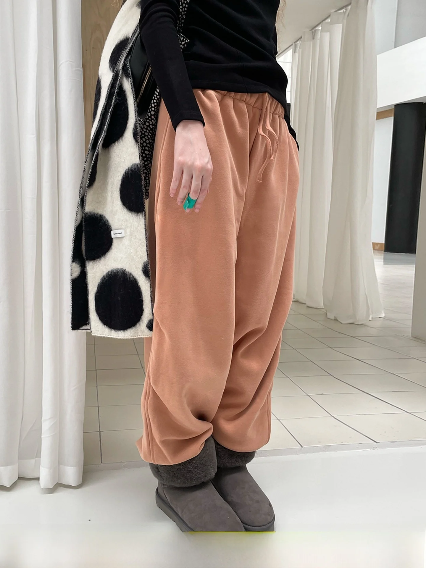 Women's Fleece Lined Sweatpants Loose Fit Thickened Autumn Winter Sports Casual Long Pants Warm Trousers Comfortable Cotton P...