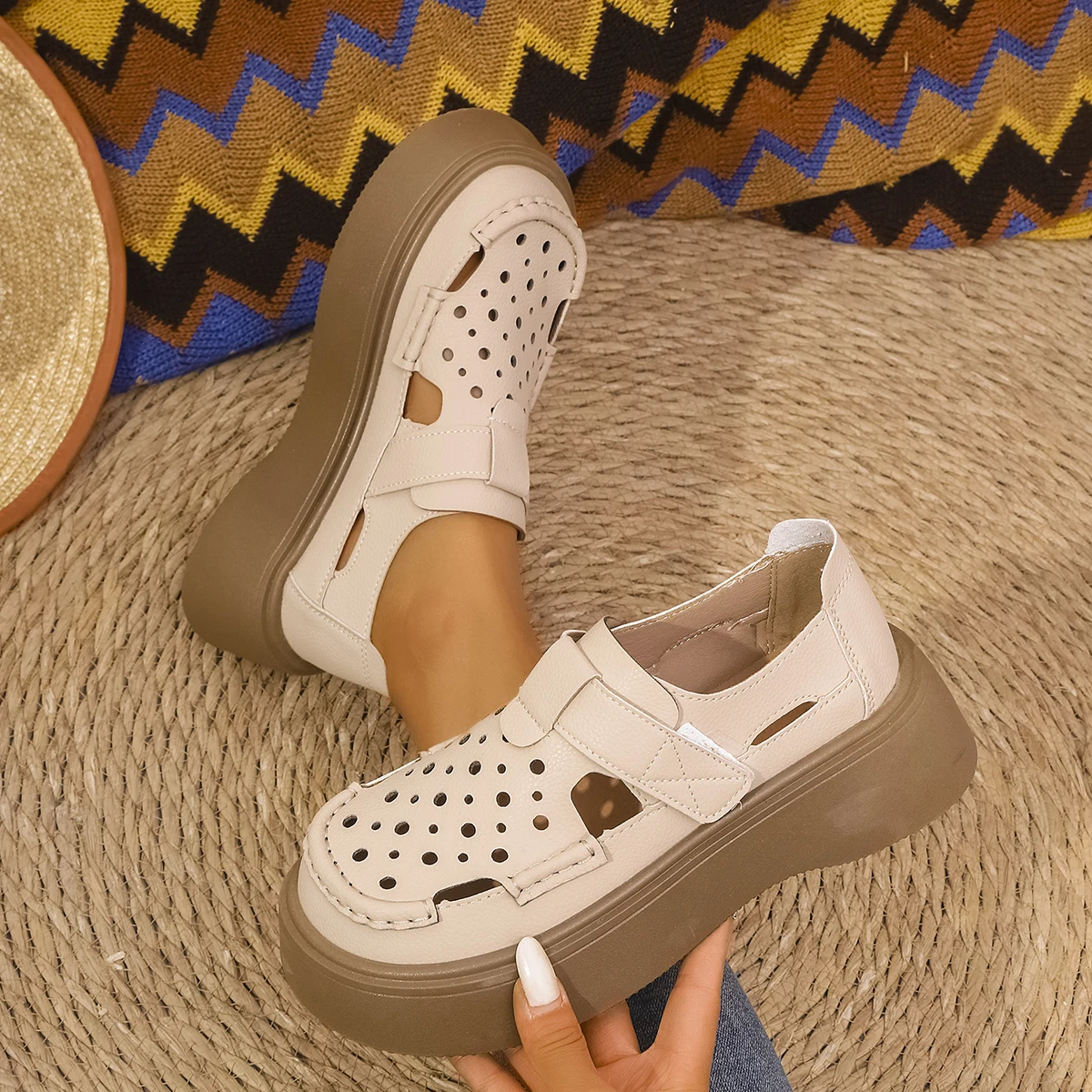 Trend Roman Style Women Sandals 2025 New Summer Hollow Out Sandals Breathable Thick Heel Shoes Women Retro Casual Slip-On Shoes