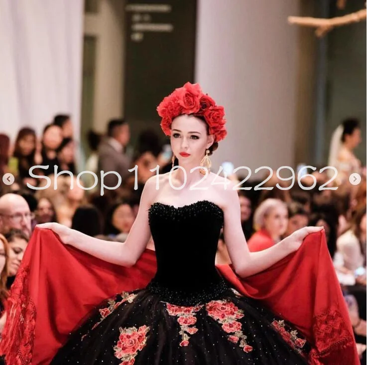 Black Gothic Mexican Charro Quinceanera Dresses Gillter Floral Applique Bustle Corset Prom bestido de 15 añeras