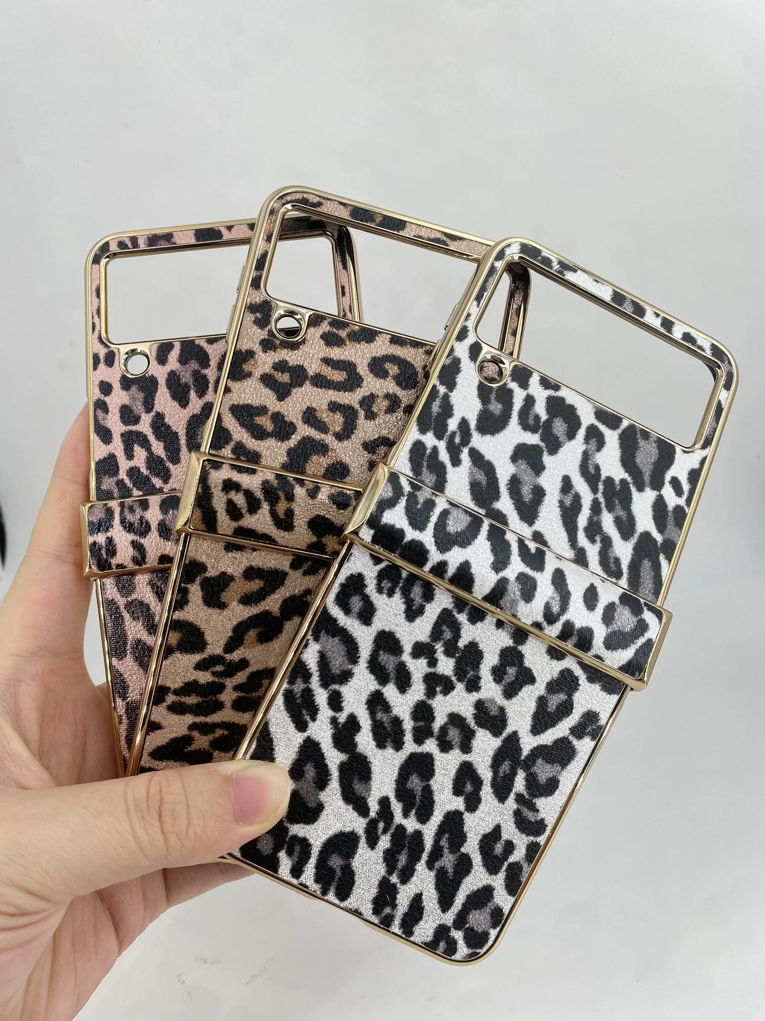 

Super Low Price! Hot-Selling Sexy Leopard Print Noble Phone Case For Samsung Z Flip 3 4 5 Phone Case