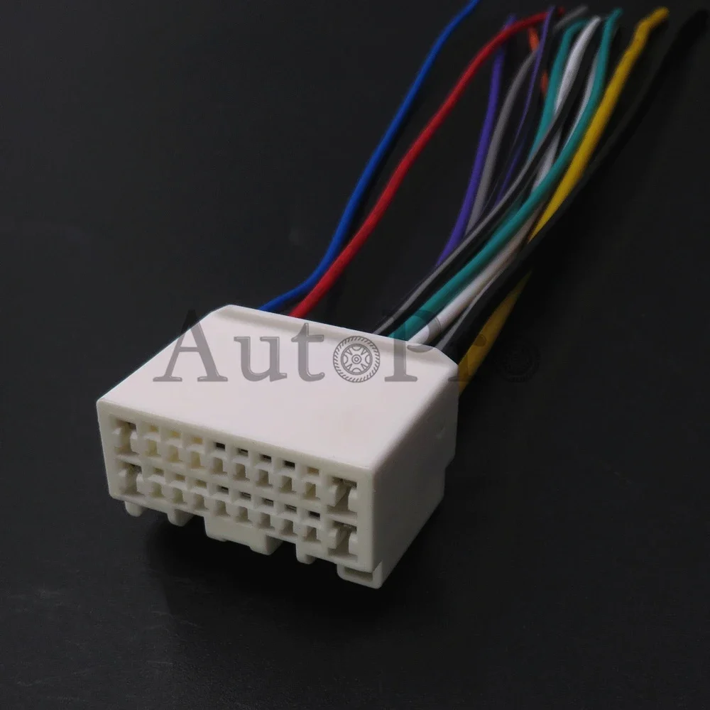 1 Set 20 Hole AC Assembly Auto CD Stereo ISO Connector 7283-5843 Car Stereo Audio Plug for Mitsubishi Pajero V97V93 Peugeot 4008