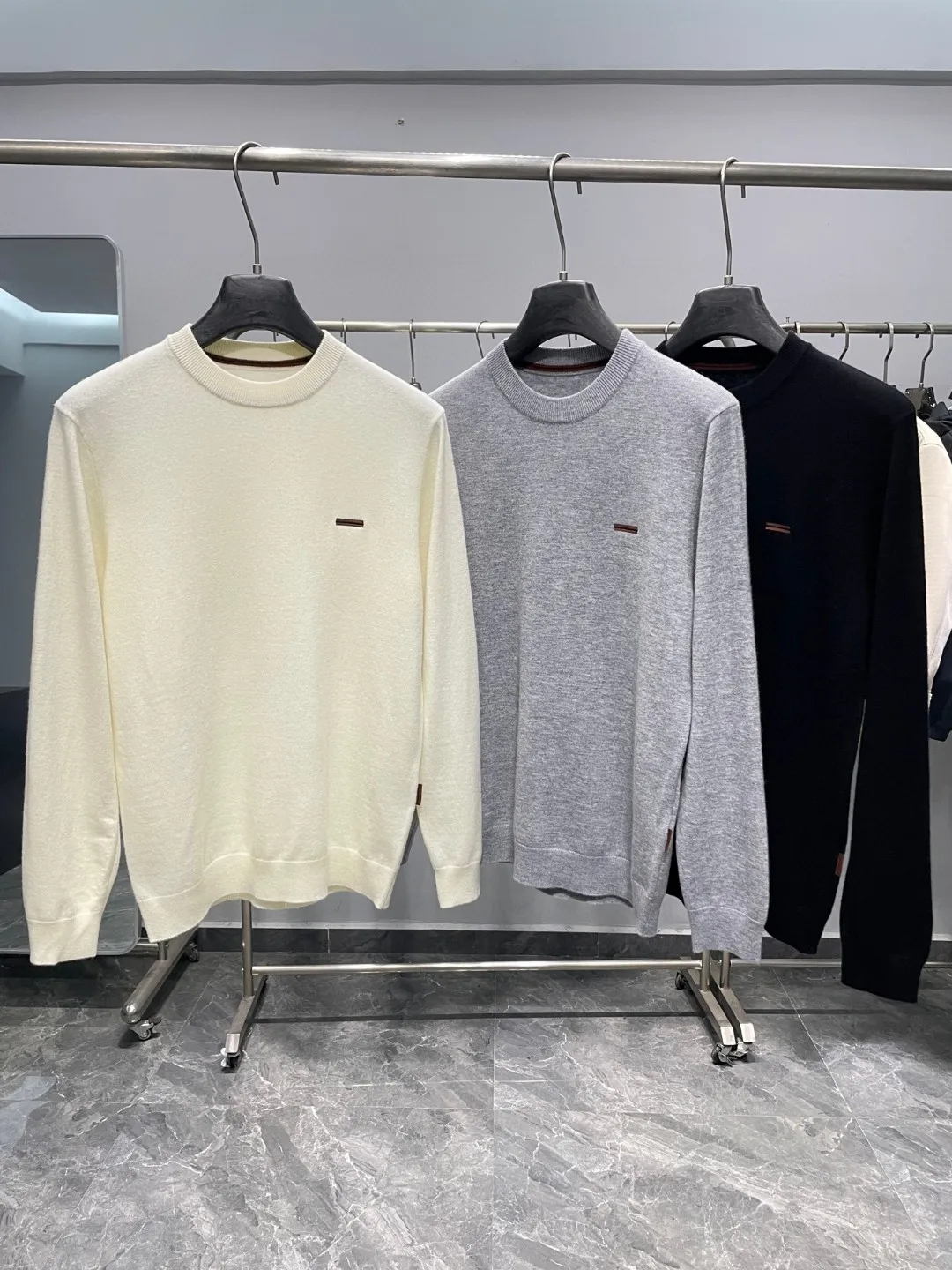 

Итальянский мужской трикотаж Sle ZZ Busin, повседневный модный однотонный круглый трикотаж из смеси шерсти Ne, удобный крой, длинный све...