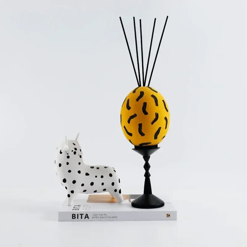 Yellow Resin Eggshell Aromatherapy Resin Ornament Office Living Room Bedroom Desktop Modern Creative Home Decoration Crafts