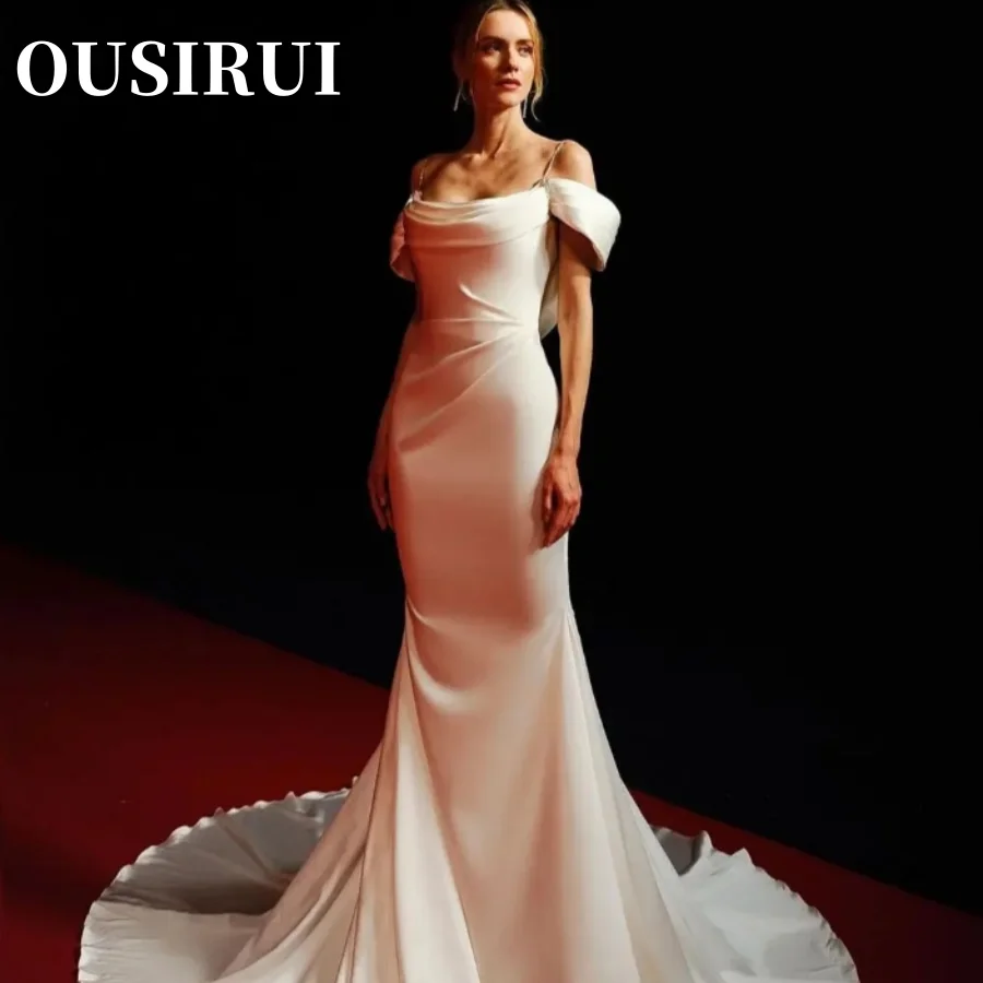 クリスタルオフショルダープリーツブライダルドレスカスタムメイド女性のための自由奔放に生きるサテンマーメイドウェディングドレスローブデメリー