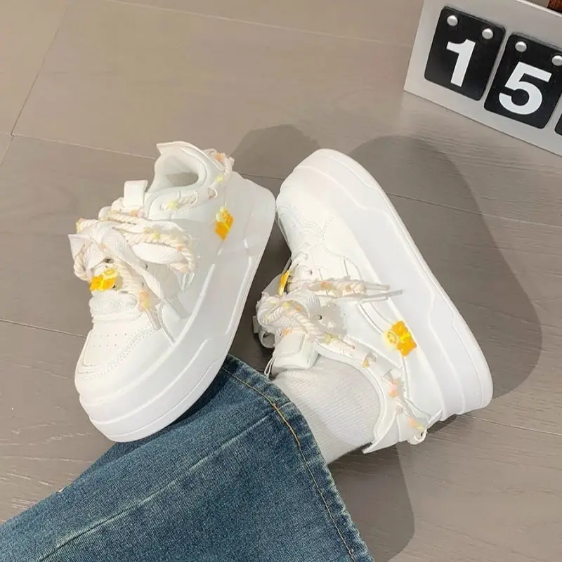 2026 New Cute Women Platform White Sneakers Thick Sole Trendy Casual Skate Shoes Versatile All Match Niche Design Hot Sale view 5