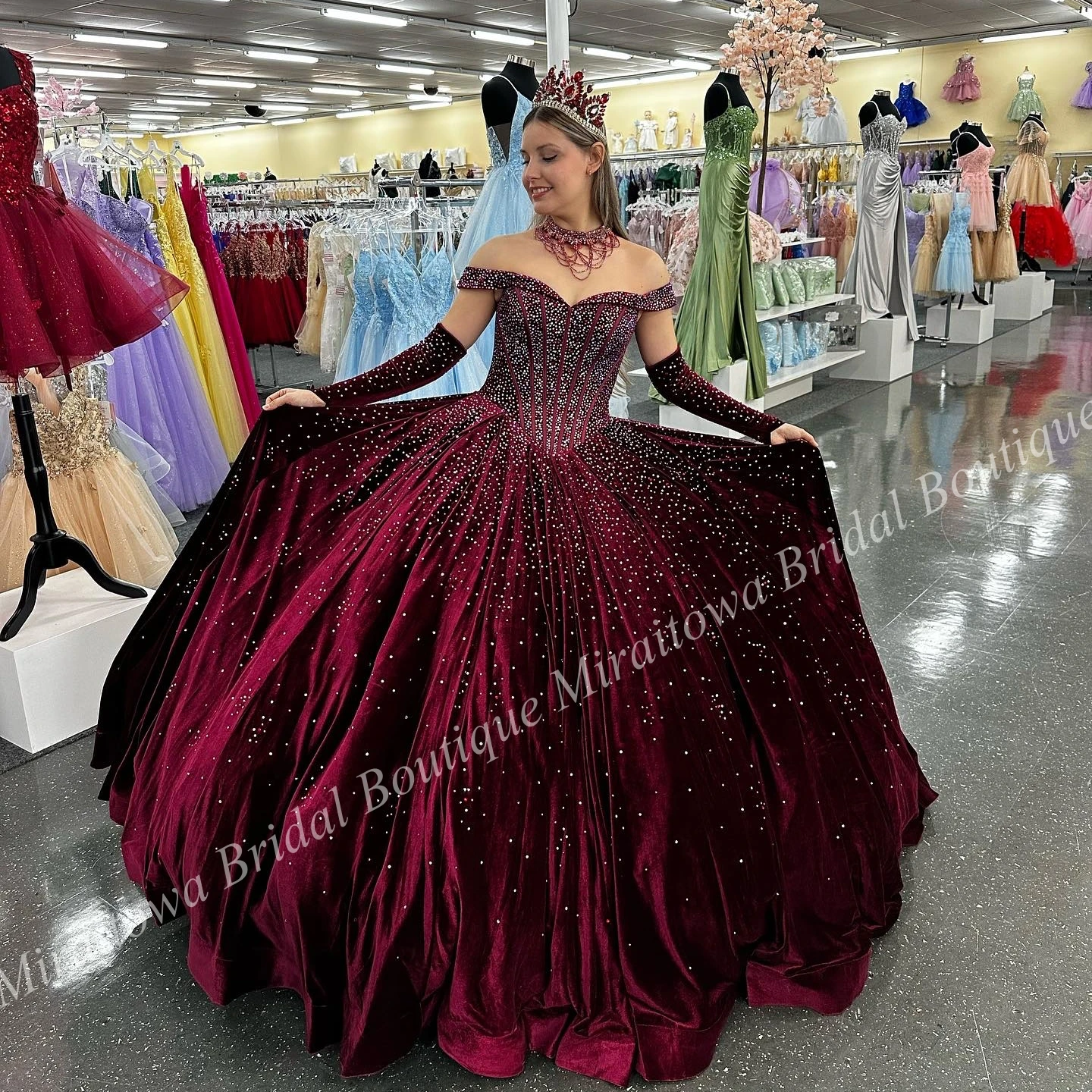 Vestido de quinceañera de terciopelo con hombros descubiertos, brillante AB Stones, Bola de quinceañera mexicana, dulce vestido de fiesta de cumpleaños para niña del 15 ° 15/16