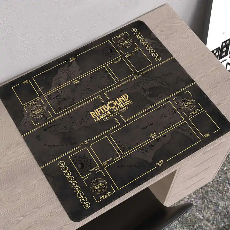 新しいリフトバウンドマップバトルカードプレイマットアニメーション漫画ゲーム周辺機器ダブルラバーカードバトルプレートシンプルミッドテーブルマット