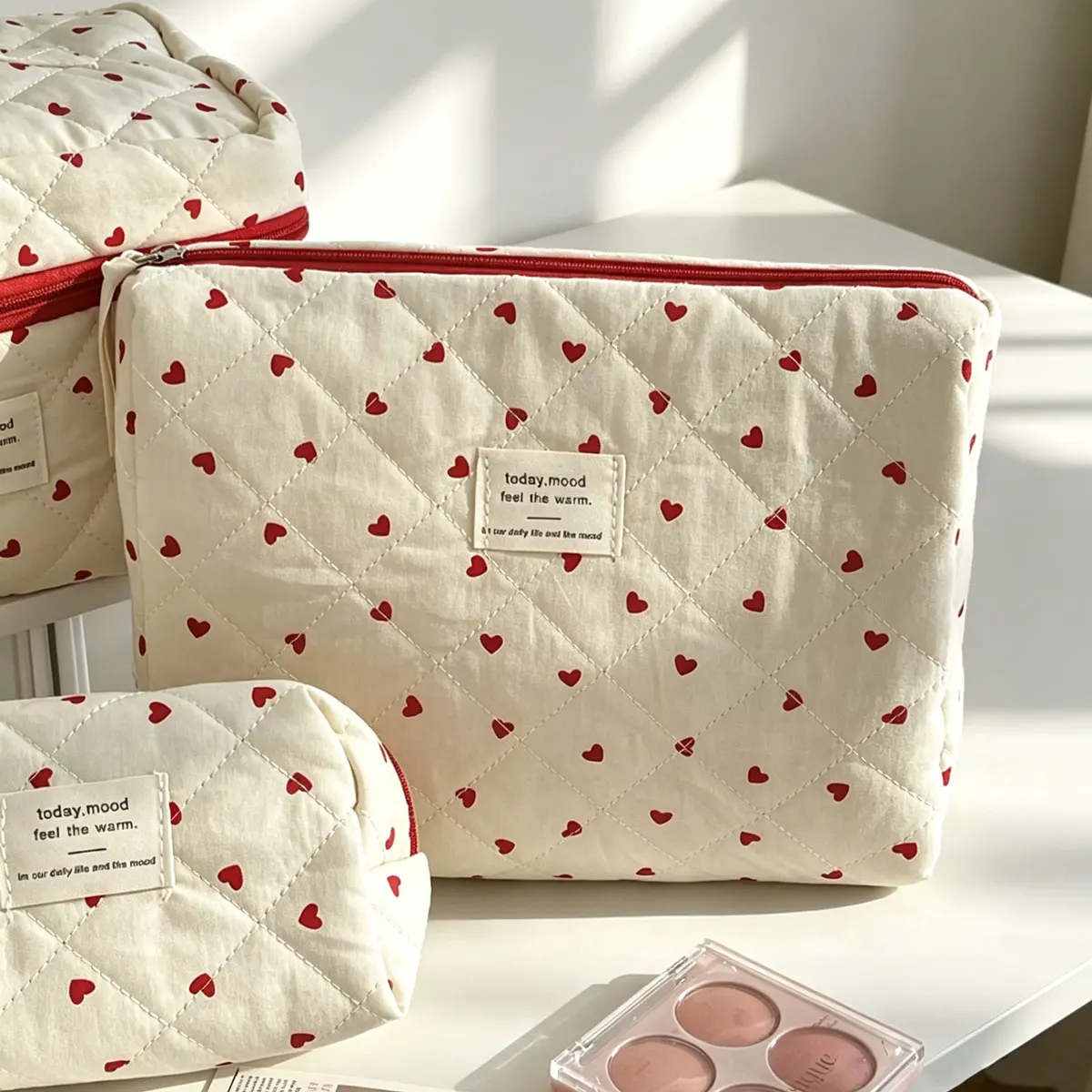 Portable Women Makeup Bag Red Love Makeup Storage Bag Multi-Functional Large Capacity Quilted Bag Travel Essential Storage Bag