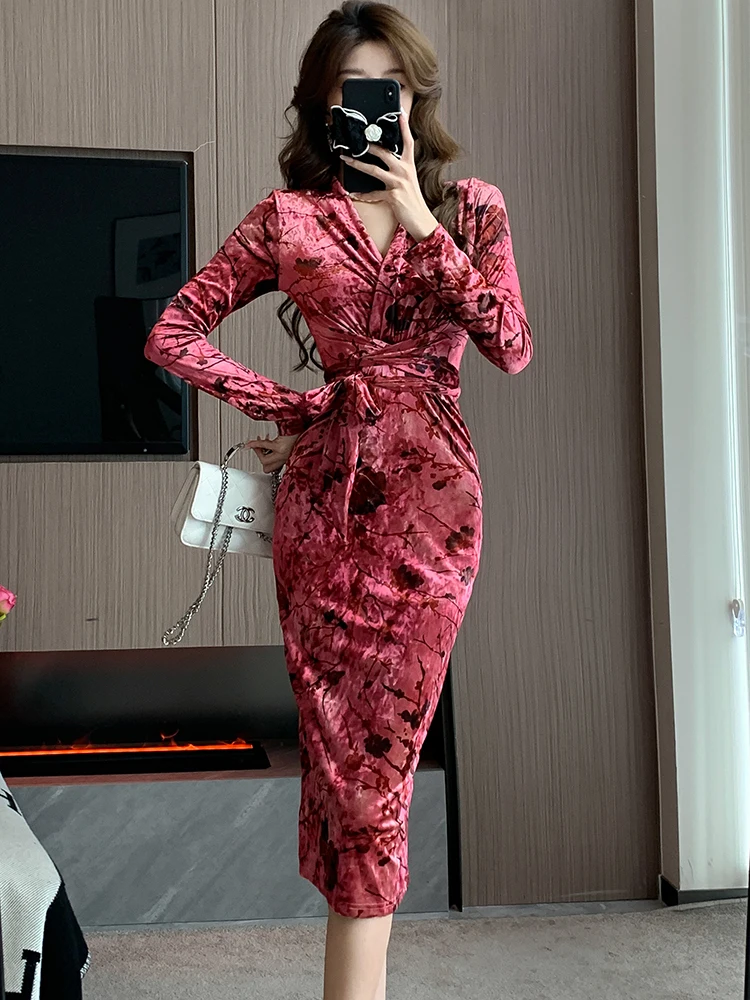 

2025 Новое бархатное длинное платье с v-образным вырезом и бантом с цветочным принтом, осень-зима, корейское винтажное роскошное платье, женское элегантное облегающее вечернее платье
