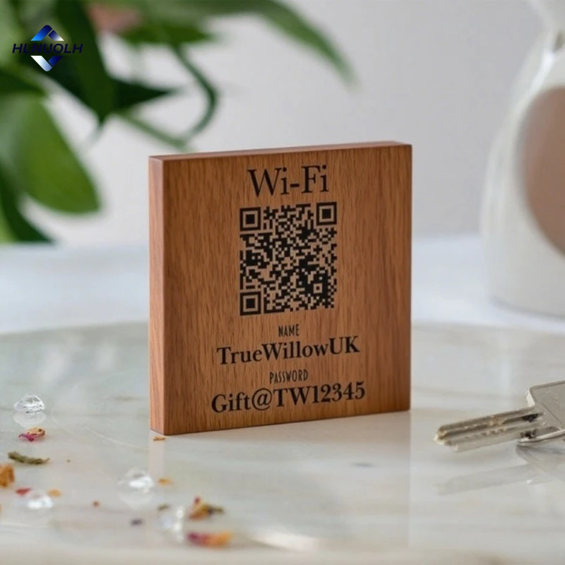 كتلة لافتات خشبية مخصصة WiFi مع كلمة مرور اسم الشبكة ورمز QR قابل للمسح الضوئي للمنزل والمكتب والمتجر ومقهى الإنترنت والردهة