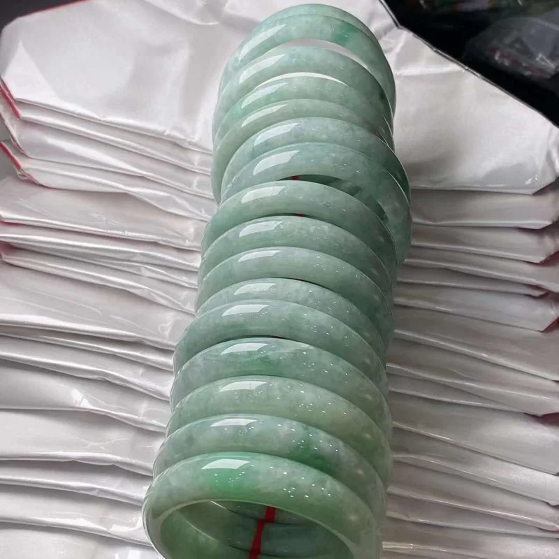 

Natural Emerald a Jade Wholesale Bean Color Bracelet