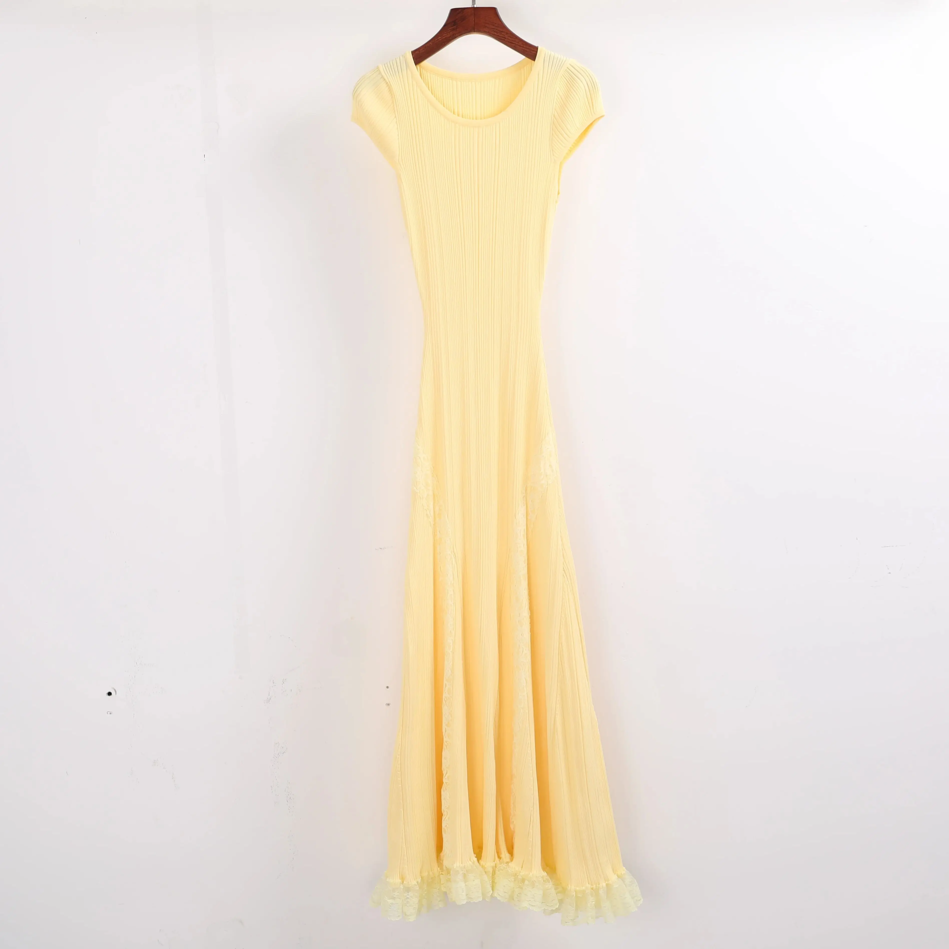 

High Quality Summer New Style Fashionable Temperament Socialite Style Women's Knitted Round Neck Short Sleeved Lace Dress