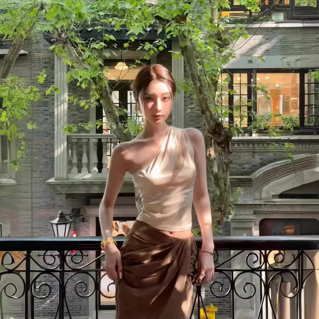 

Women Vest Summer New Lace Patwork Shoulder Slant Tank Top Sexy Satin Sleeveless Crop Top Fashion 2000s Y2k Tops