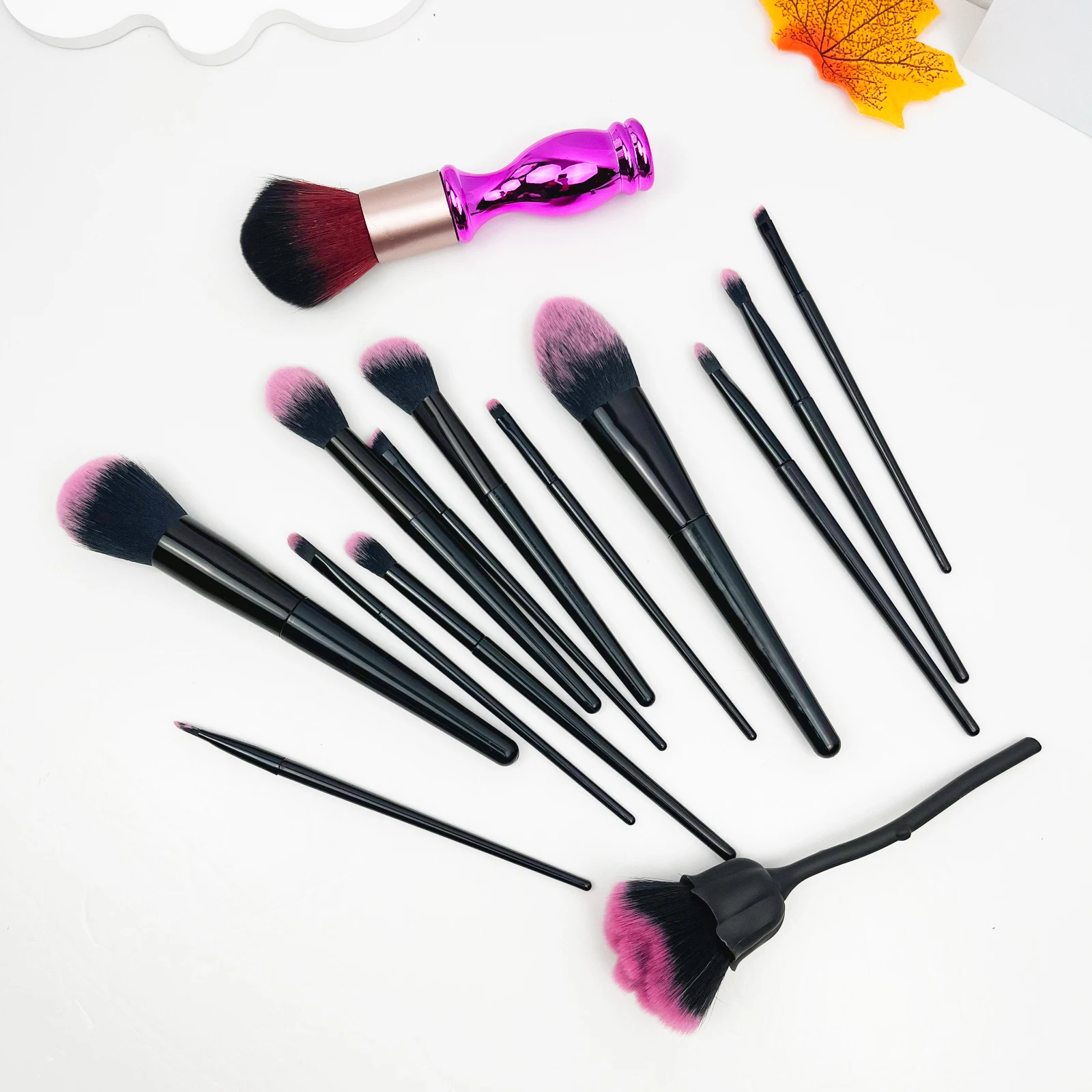 14PCS Black skin-friendly Ultimate Beauty Collection Brushes Set Powder Brush Elevate Your Makeup Suitable for both beginners