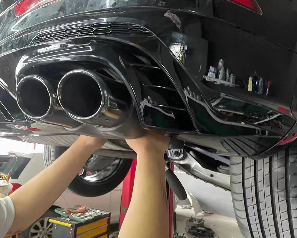 For 2018 2019 2020 Q5 S line modificantion SQ5 rear diffuser with quad tips glossy black rear lip tail throat