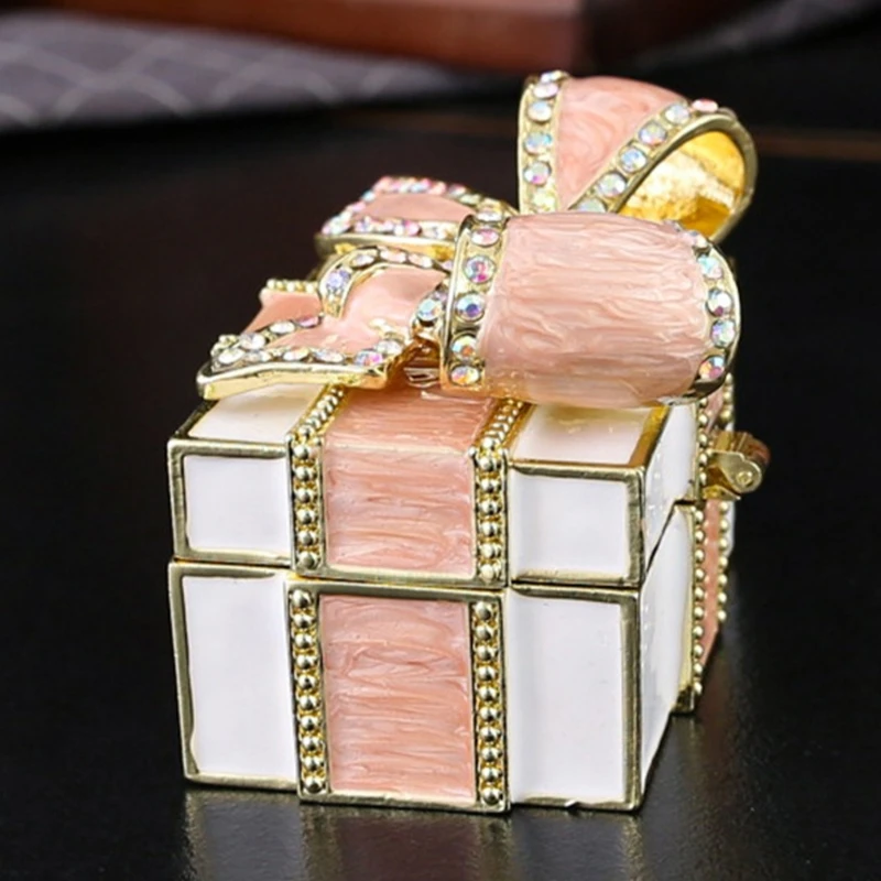 

Stylish Alloy Jewelry Holder With Spacious Interior To Store And Showcases Your Favorite Accessories Jewelry Display Case B03E
