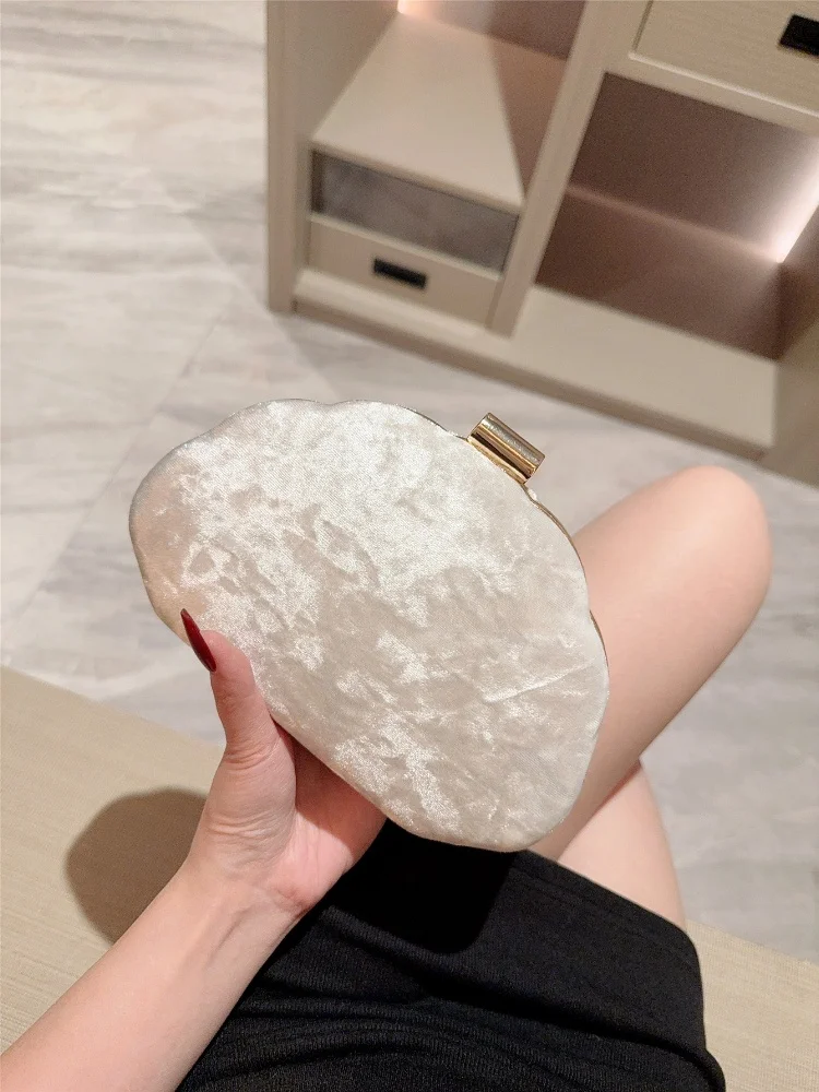 

Retro Velvet Evening Clutch Bag for Women Elegant Shell Shaped Party Wedding Purse Clutch Female Chain Shoulder Bag Banquet Bags