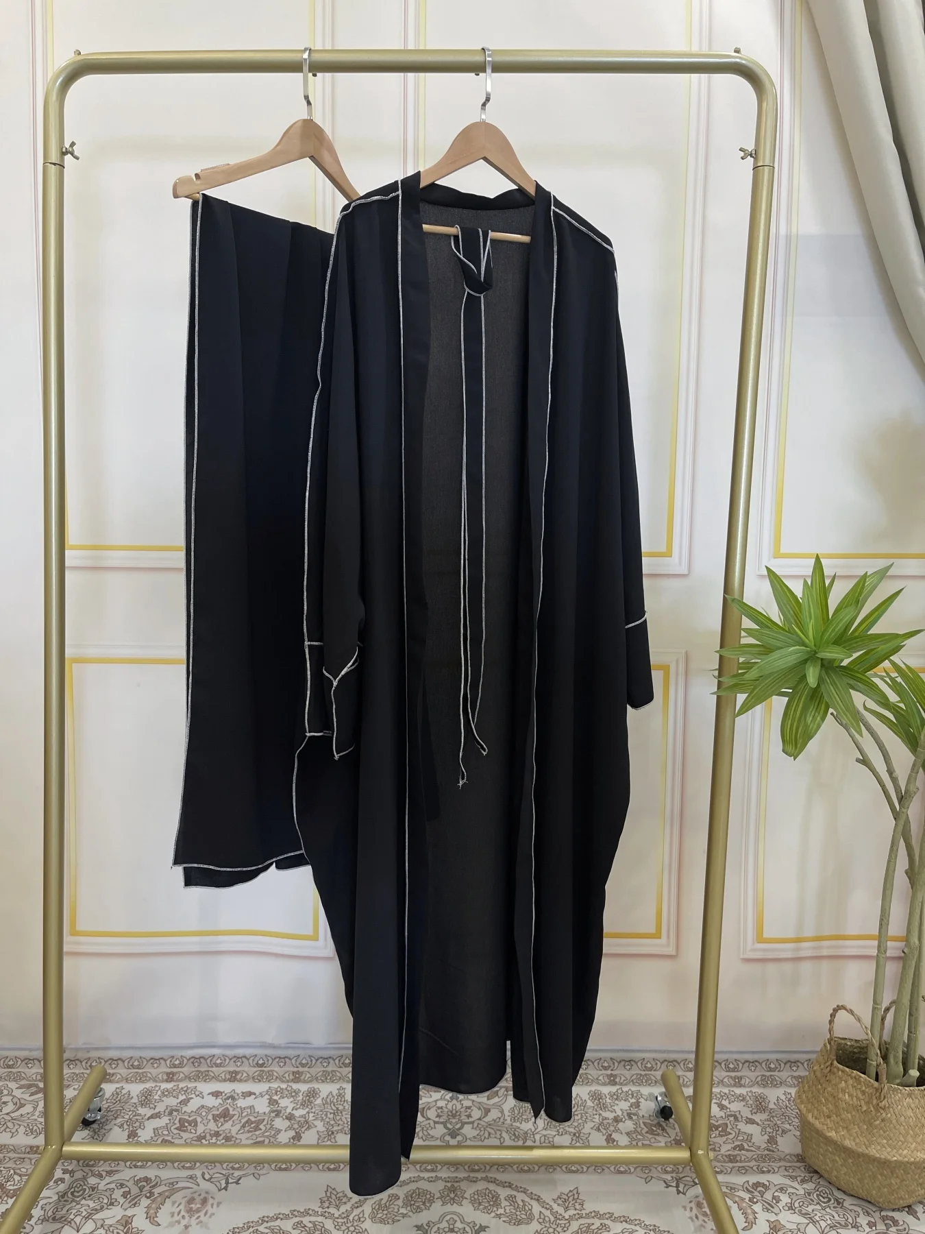 Contrat Binding Batwing Sleeve Open Front Muslim Abaya Dress With Belt With Hijab Without Inner Dress Islamic Clothing