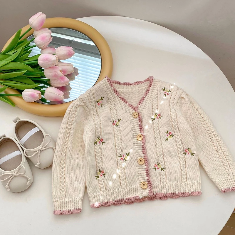 New autumn baby clothing, versatile cotton yarn, 0-3-year-old girl baby small floral embroidered long sleeved knitted jacket