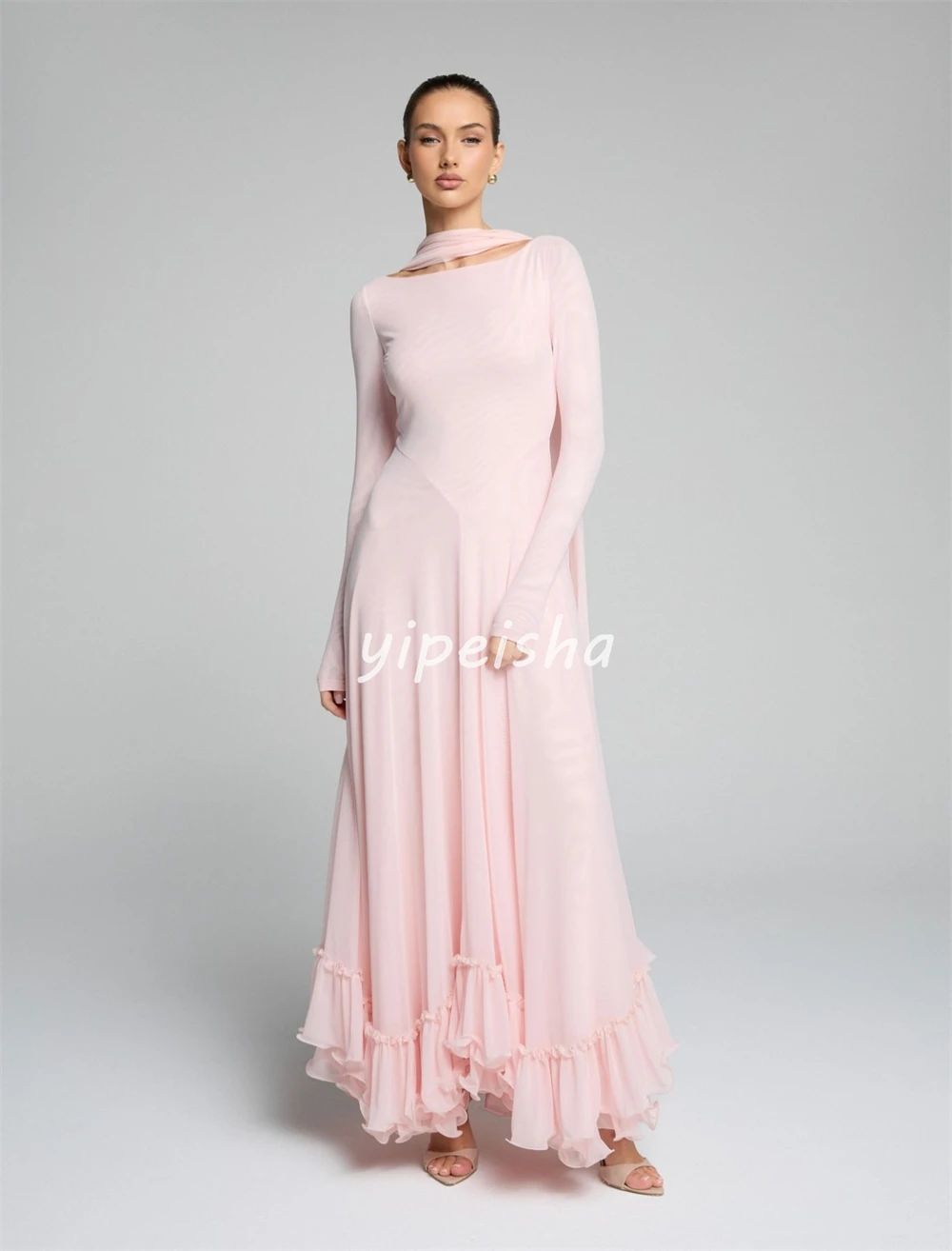 Maßgeschneiderte schlichte Damen-Abendkleider aus Chiffon mit Rüschen und Falten, A-Linie, hochwertige Ballkleider mit O-Ausschnitt und langen Ärmeln in Bodenlänge – Detail 3