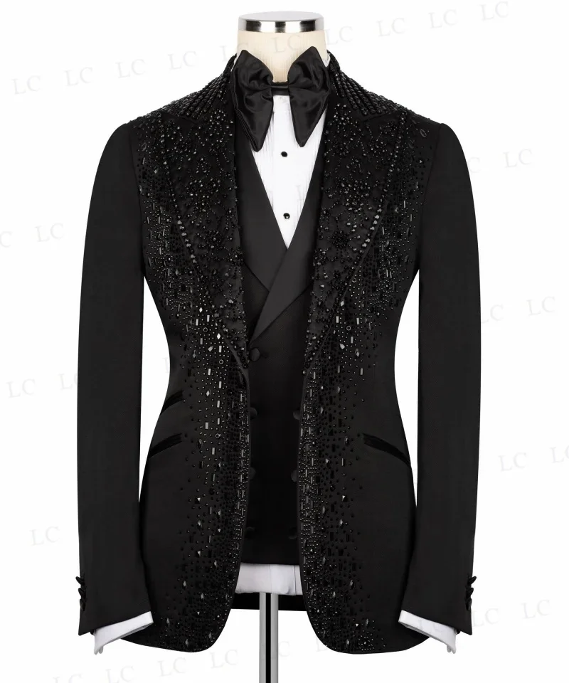 Style 3 Pieces Men Suits One Button Beads DiamondsWide Lapel High Fashion Tuxedo Slim Wedding Groom Prom Plus Size Custom Tailor