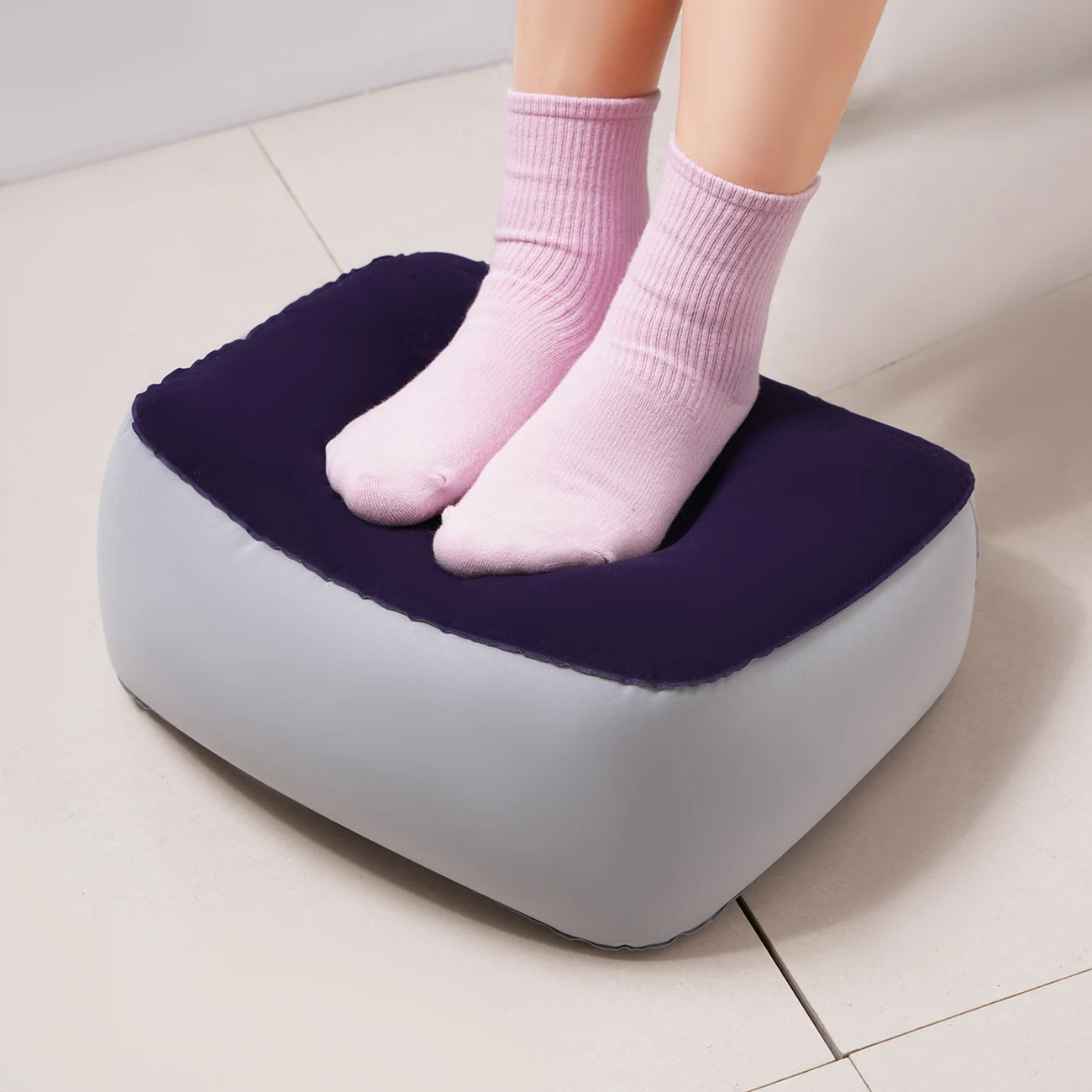 1PC aufblasbare Fußstütze Kissen Reise Fußstütze Kissen Zug tragbare Camping Kissen Home Reise mit Luftpumpe Bein up, grau – Detail 2