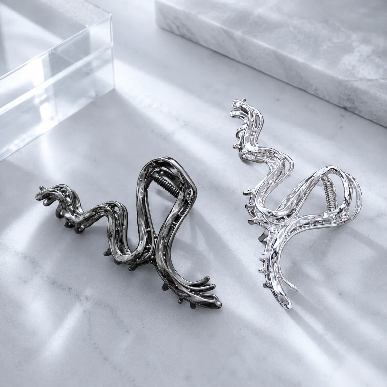 Snake Claw Clip Women Metal Hair Claw Clip Alloy Gun Shark Clip Elegant Updo Hair Accessories Ins Trend Style Minimalist Fashion