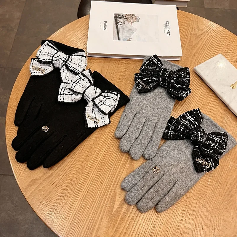 Women Gloves Black Grey Autumn Winter Luxury Tweed Cashmere Thickened Plush Big Bowknot Plaid Elegant Gloves Gift Female