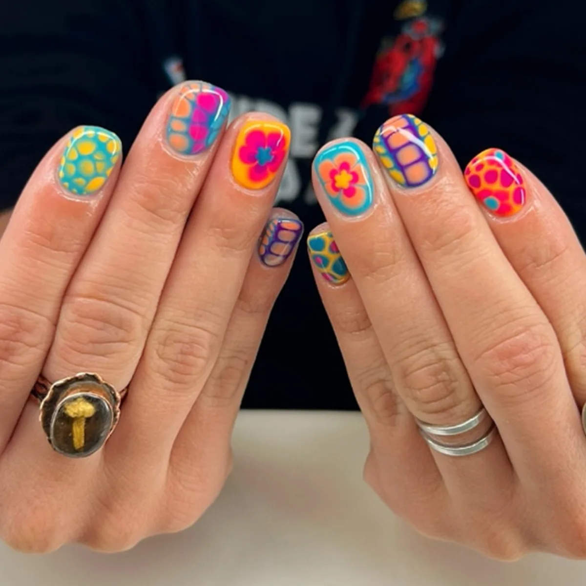24PCS Cute Press on Nails Dopamine-colored Square Fake Nails with Snake Graffit and Floral Design Nails for Minimalist Manicure