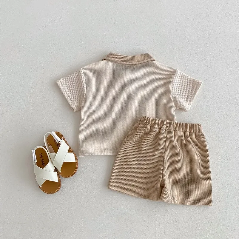 New Korean Version Boys' Summer Clothes Baby Casual Set Waffle Collar Short Sleeved T-shirt+shorts Two-piece Set DGUKYM