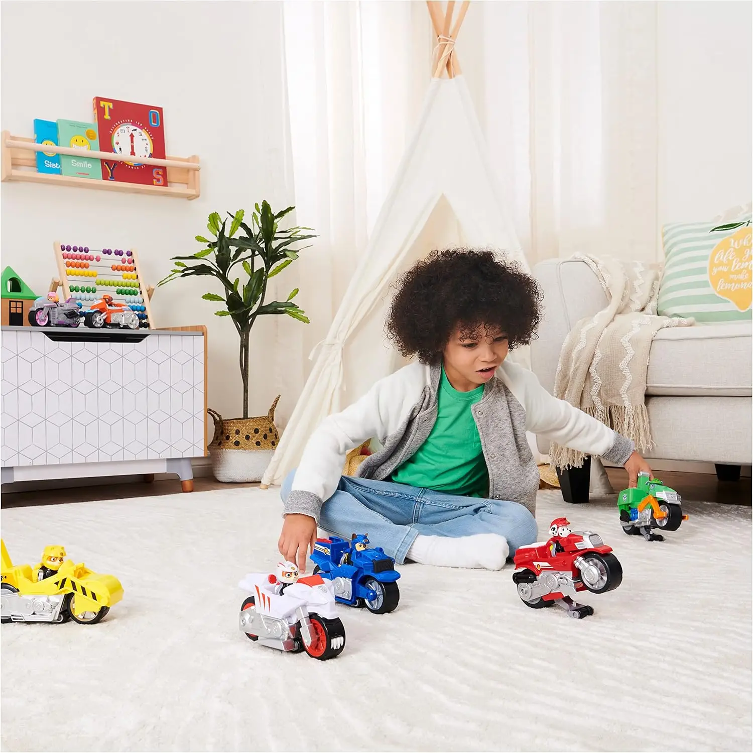 Genuíno Paw Patrol, Moto Pups Deluxe Pull Back Vehicle de motocicleta com recurso de roda e figura de brinquedo para crianças de 3 anos ou mais