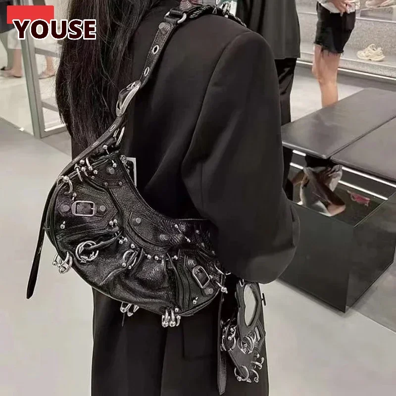 

Women's Punk Bag Set, White Crumpled Tote With Matching Wristlet, Studded Design & Metal Hardware, Versatile Day To Night Wear