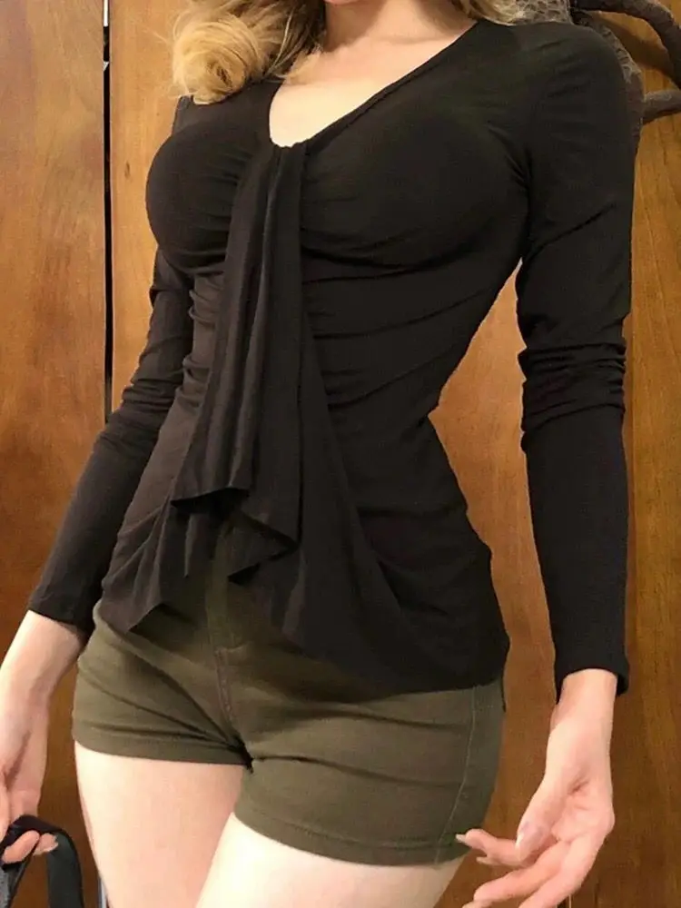 

Sensual V-neck Long-sleeved Solid Color T-shirt Base Shirt for Women in Spring and Autumn Slim Waist Pleated Top