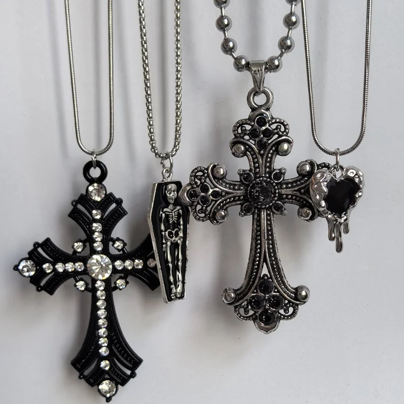 4Pcs Gothic necklace inlaid with rhinestone cross skeleton coffin decoration black cross heart pendant necklace aesthetic jewelr