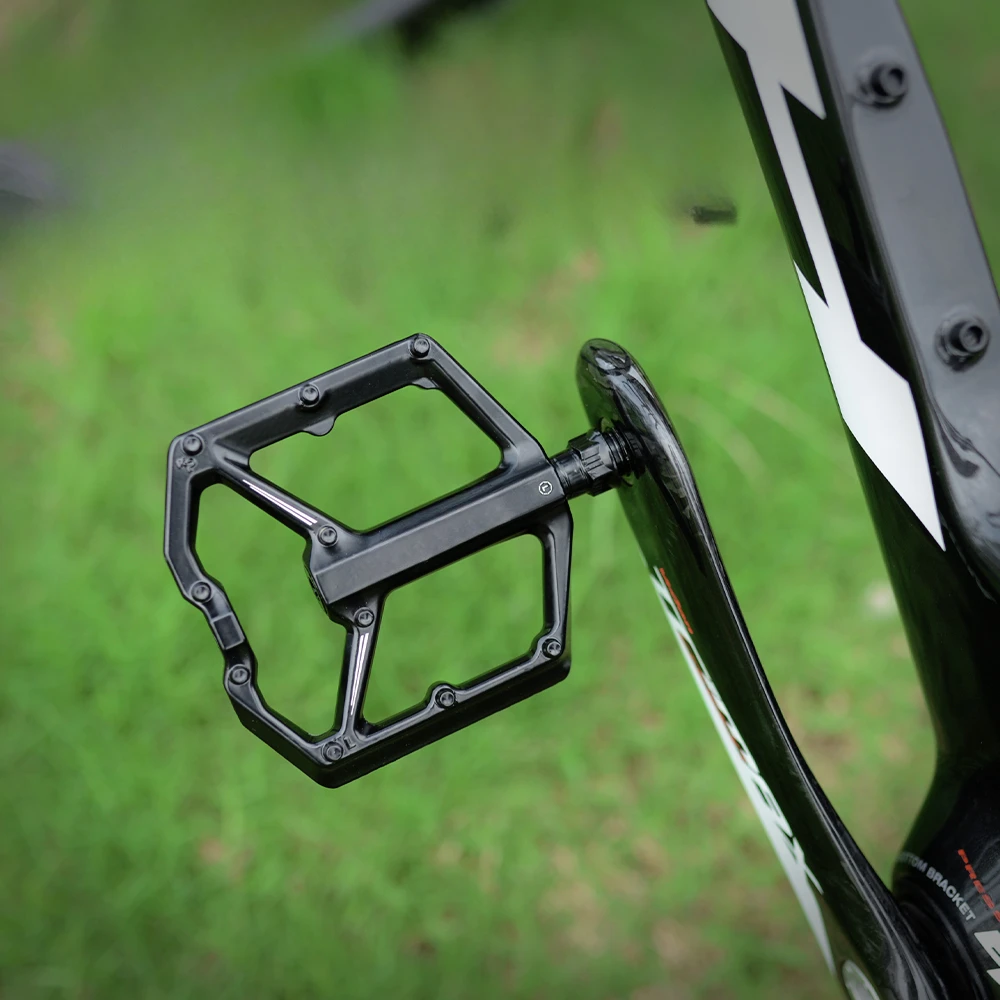 

Zhiqi Mountain Road Bicycle Pedal Board Aluminum Alloy Universal Bearing Pedal Bicycle