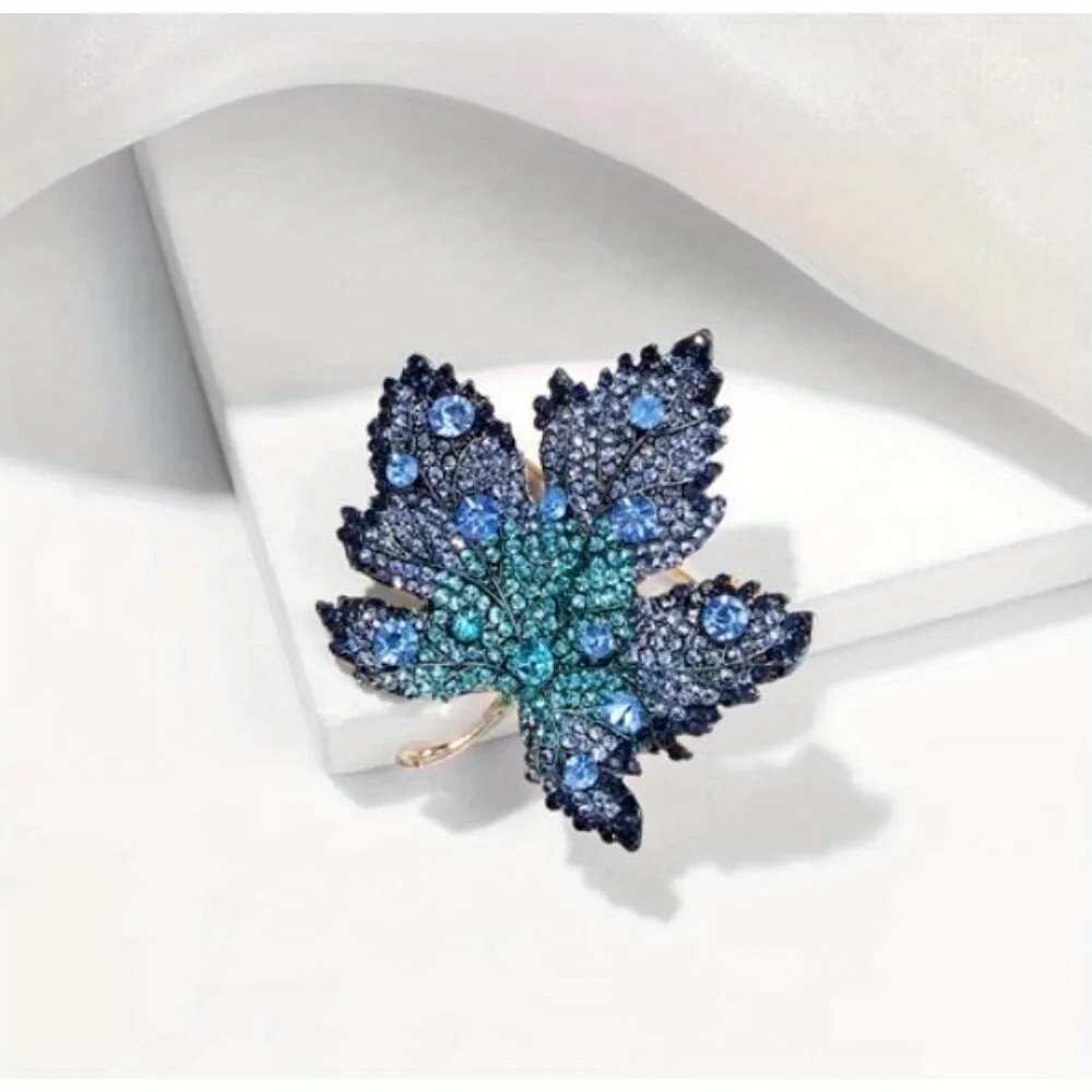 Fashion Luxury Maple Leaf Blue Rhinestone Crystal Brook Women Jewelry Accessorie