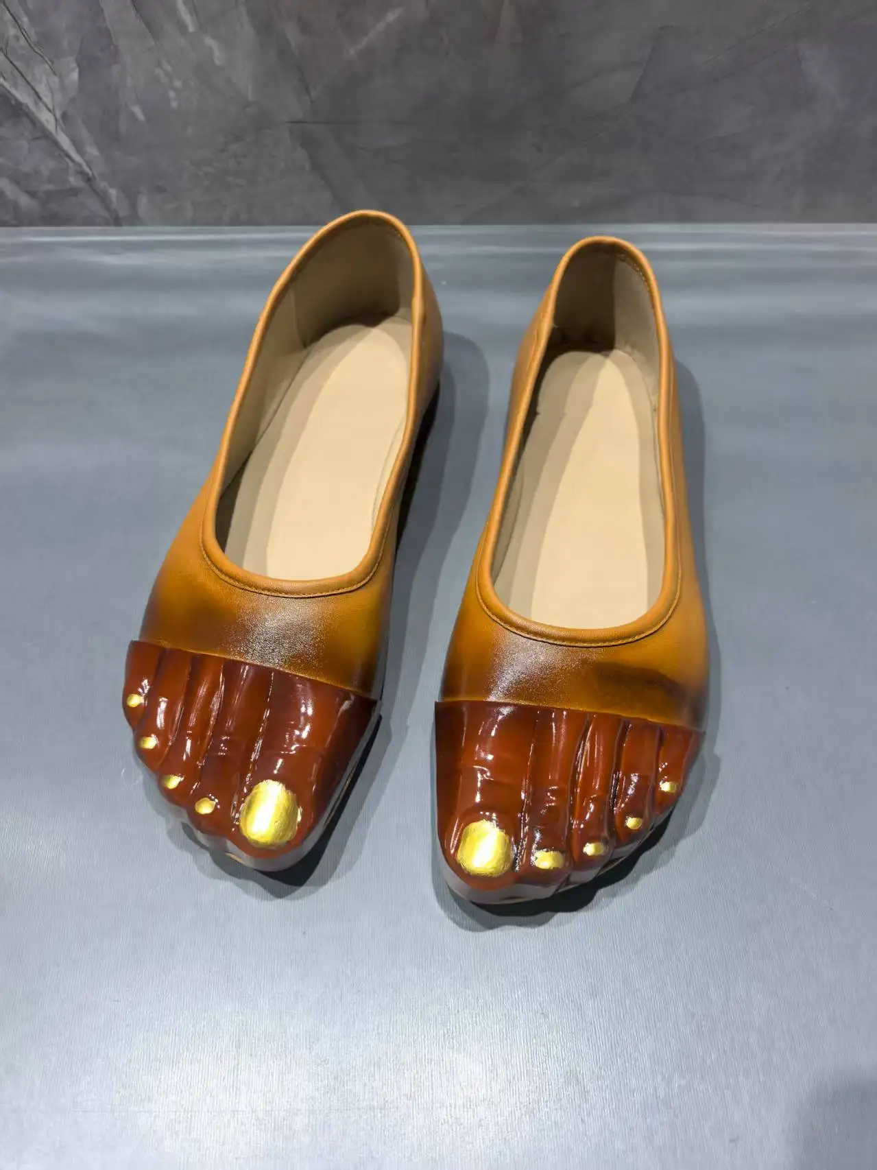 

Faddish Sandales Femme Luxe Punk Sandales Femme 3D Toes Women Shoes Shallow Flats Foot Sandals Designer Sandalias De Mujer Sexy